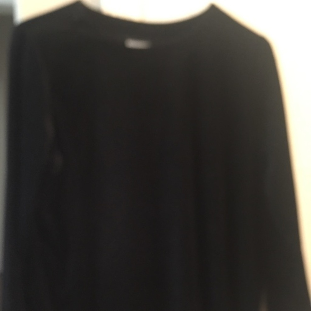 Vicki Wayne black velour 3/4 sleeve top PL